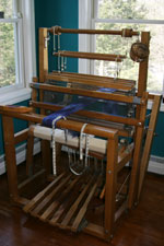 27inch-CB-loom Photo of small floor loom