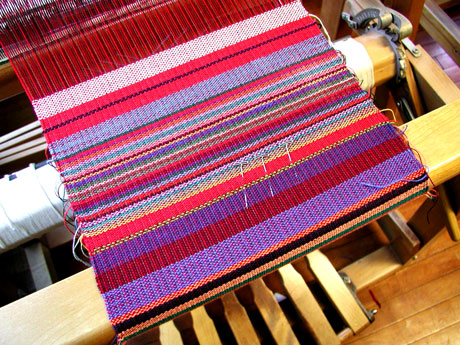 Practicing weft color stripes Photo of practice fabric for a card insert